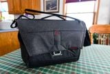 Túi máy ảnh Chính hãng Peak Design Everyday Messenger 13inch (Charcoal), Hàng trưng bày