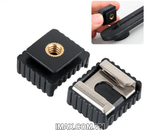 Hot shoe chuyển đổi cài đèn Flash, Led vào chân