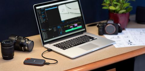 Ổ cứng di động SSD Portable 4TB Sandisk Extreme Pro E81