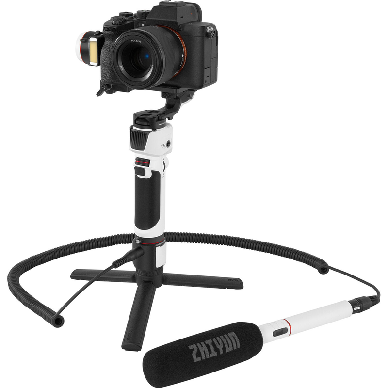 Zhiyun Crane M3 trang bị cổng âm thanh 6.5mm hỗ trợ kết nối với micro chuyên nghiệp