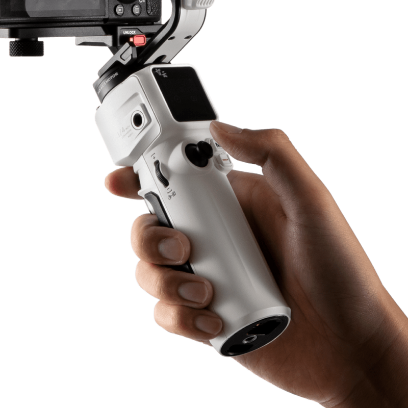Gimbal tích hợp các nút điều khiển và trang bị màn hình OLED