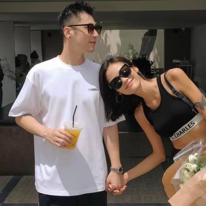  Áo tank top croptop đen 