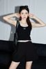  Tank top đen, viền trắng chữ chạy 