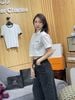 Áo sơmi trắng cúc ngọc, túi chữ 