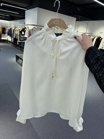  Áo lụa 2 dây ở cổ 