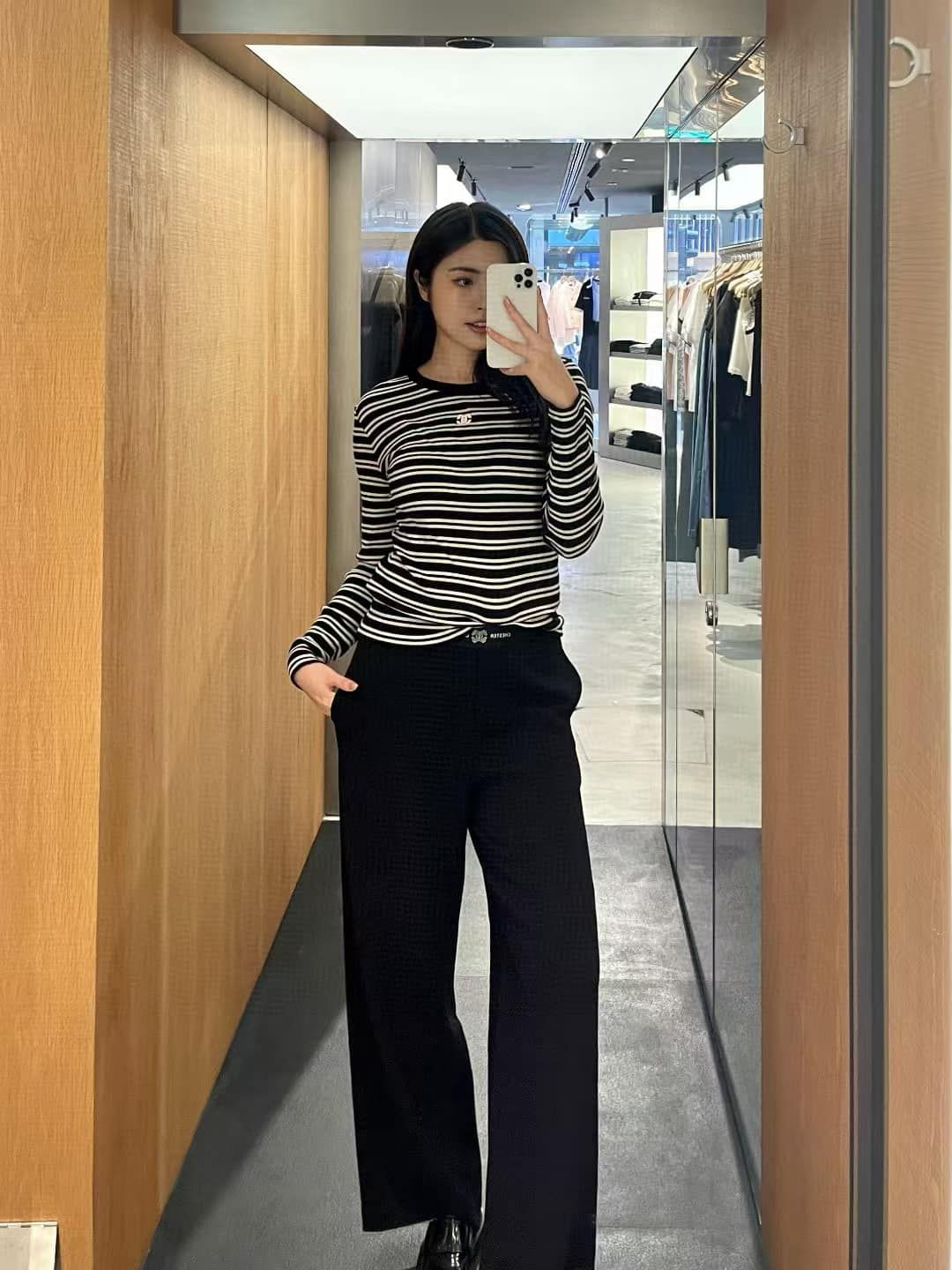  Áo dài tay kẻ đen trắng 