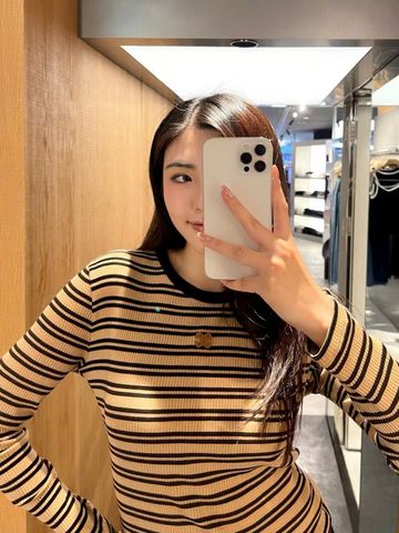  Áo dài tay kẻ vàng đen 