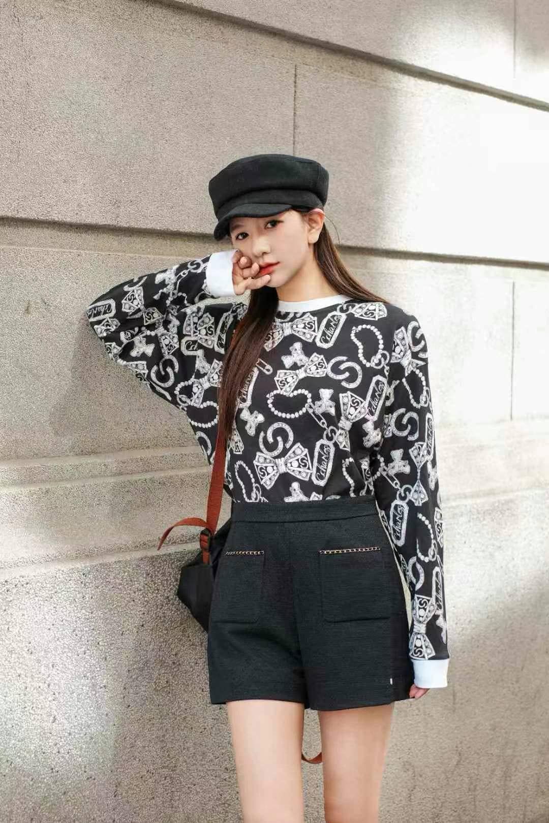  Áo đen dài tay - hoạ tiết nơ 