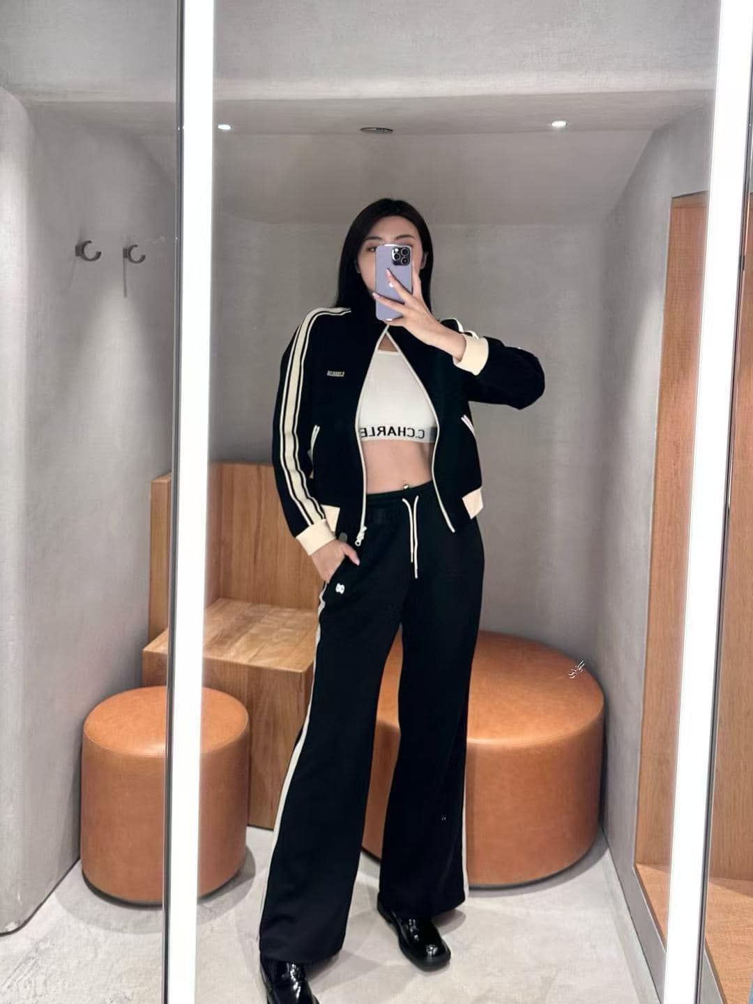  Bộ áo khoác và quần đen sọc trắng set 