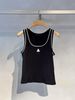  Áo tanktop đen, gấu trắng 