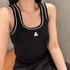  Áo tanktop đen, gấu trắng 