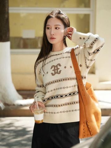  Áo kem dài tay họa tiết thổ cẩm 