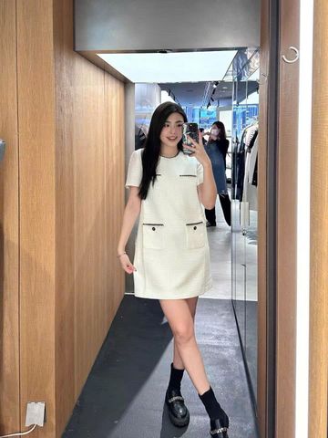  Váy dạ tweed ngắn tay trắng - 4 túi viền đen 