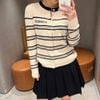  Áo CDG kem sáng kẻ ngang, cổ tròn viền đen 