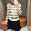  Áo CDG kem sáng kẻ ngang, cổ tròn viền đen 