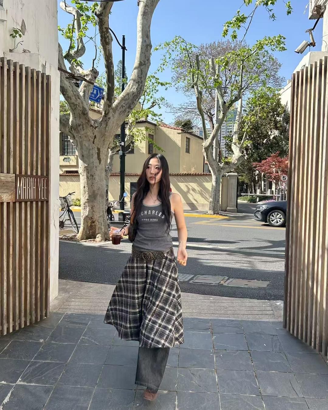  Áo tanktop màu xám tro 