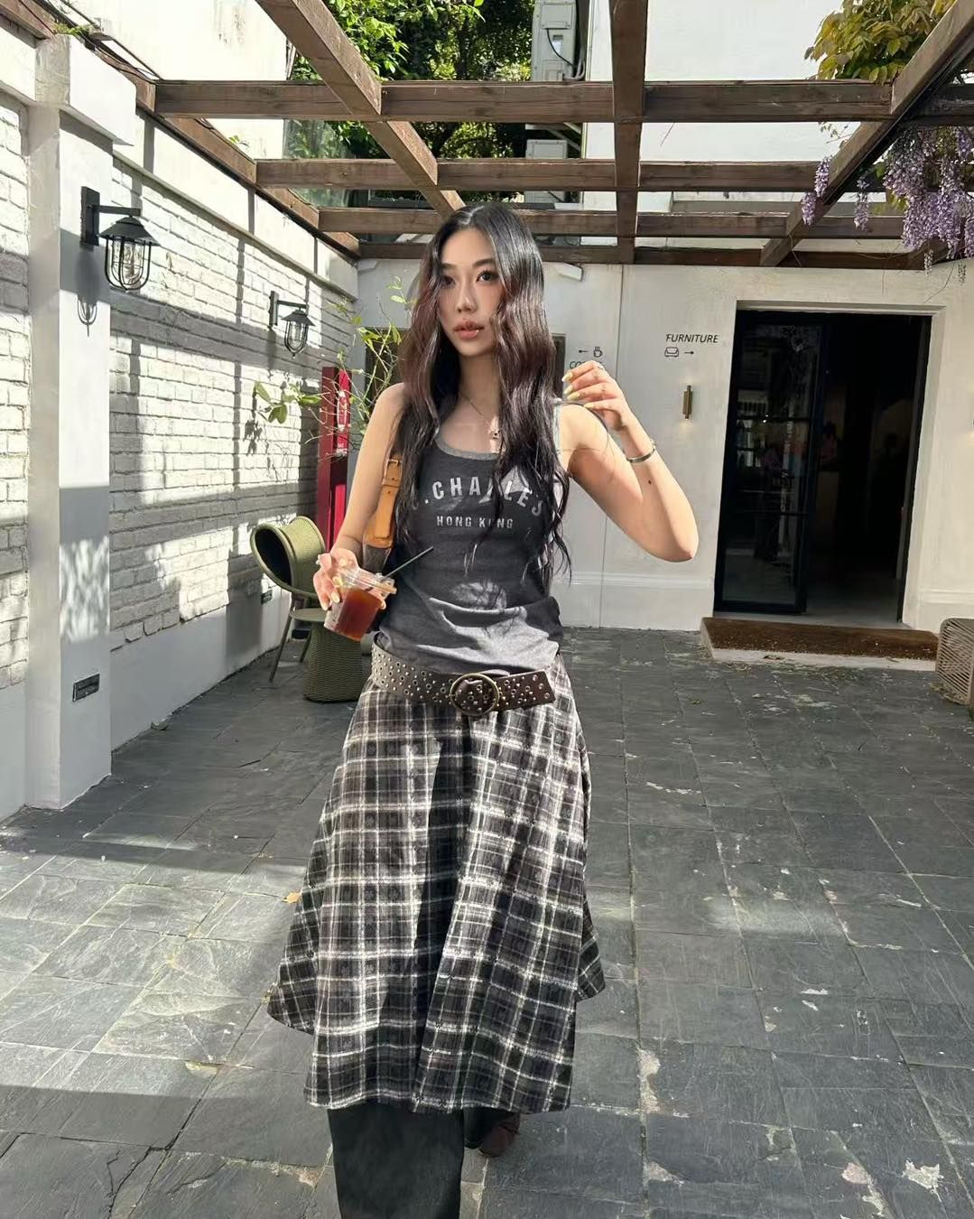  Áo tanktop màu xám tro 