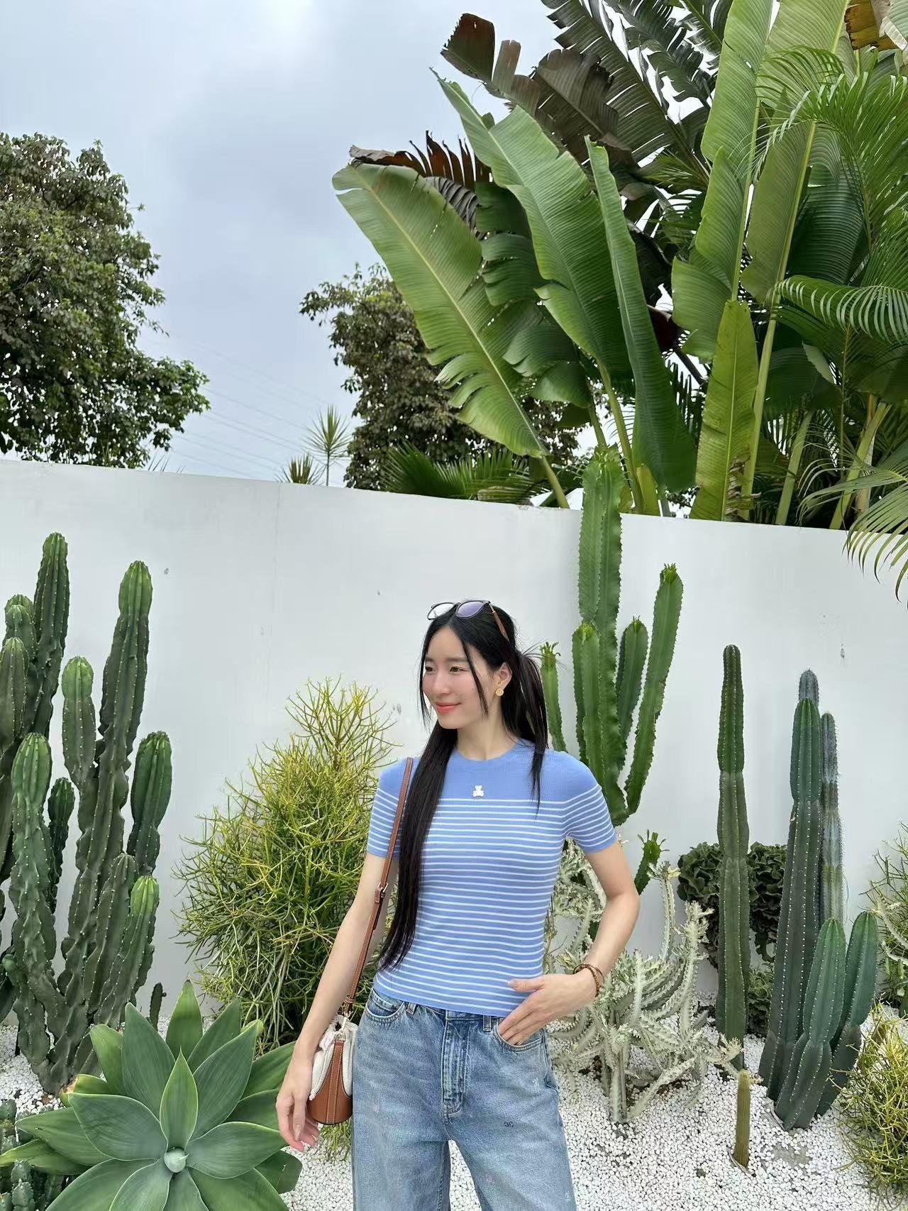  Áo ngắn tay xanh da trời kẻ sọc ngang - gấu trắng 