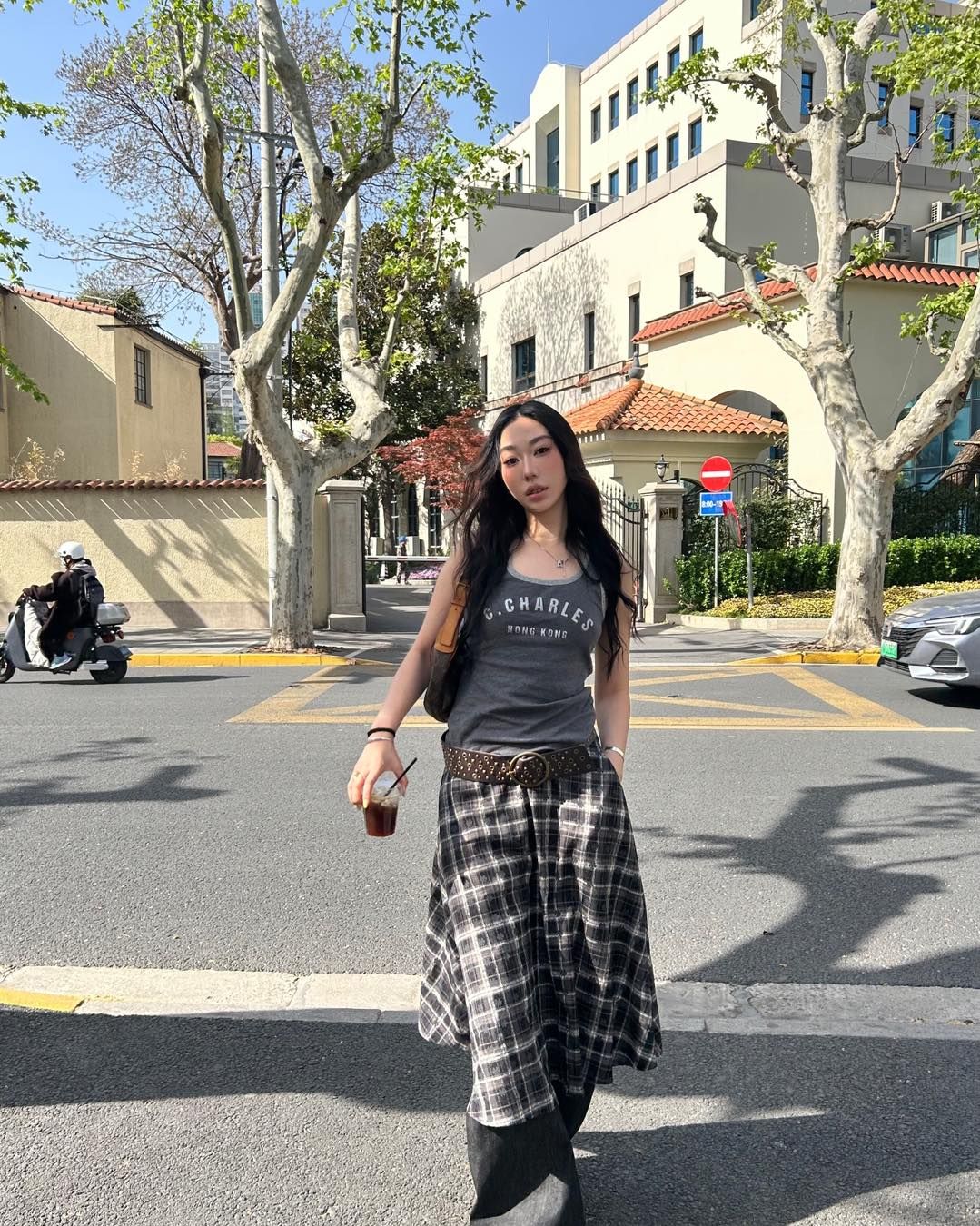  Áo tanktop màu xám tro 