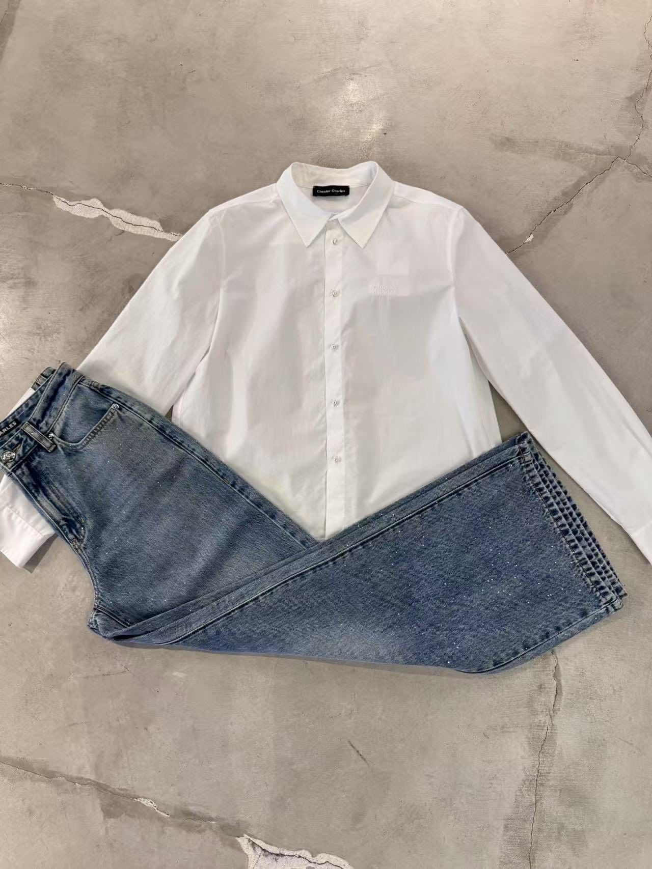  Áo sơmi trắng viền gấu Ren 