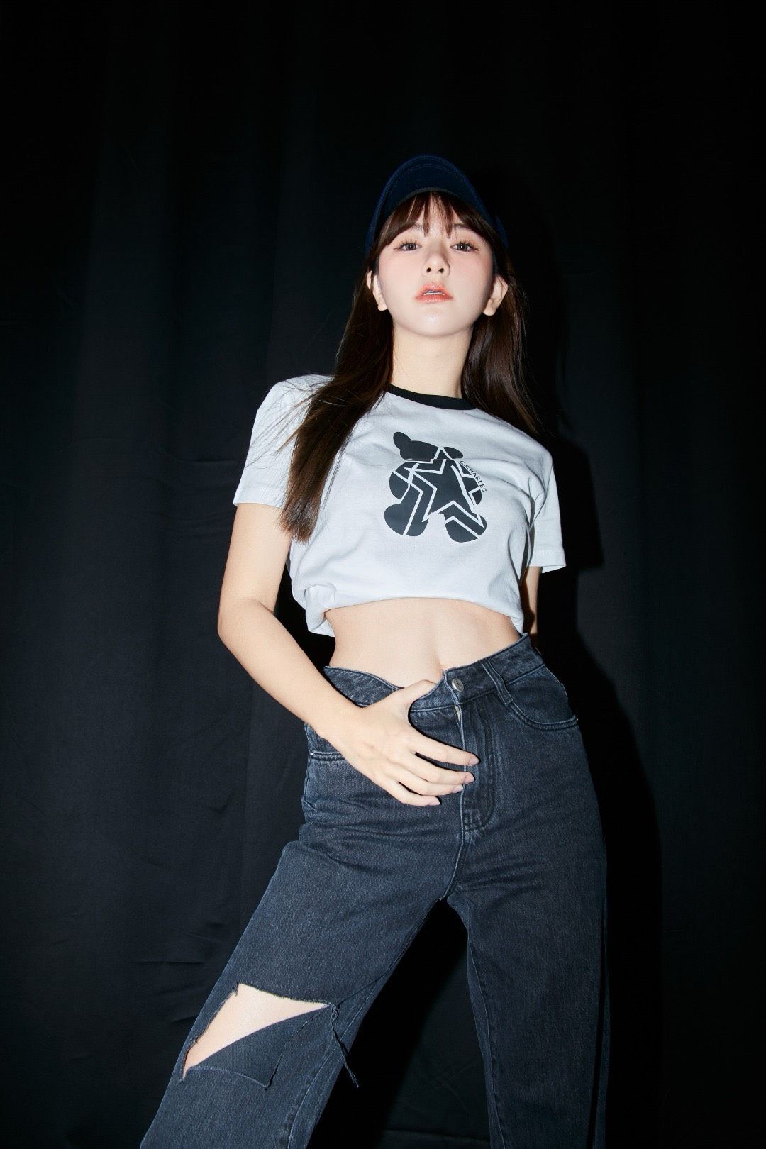  Áo T- shirt trắng gấu đen 