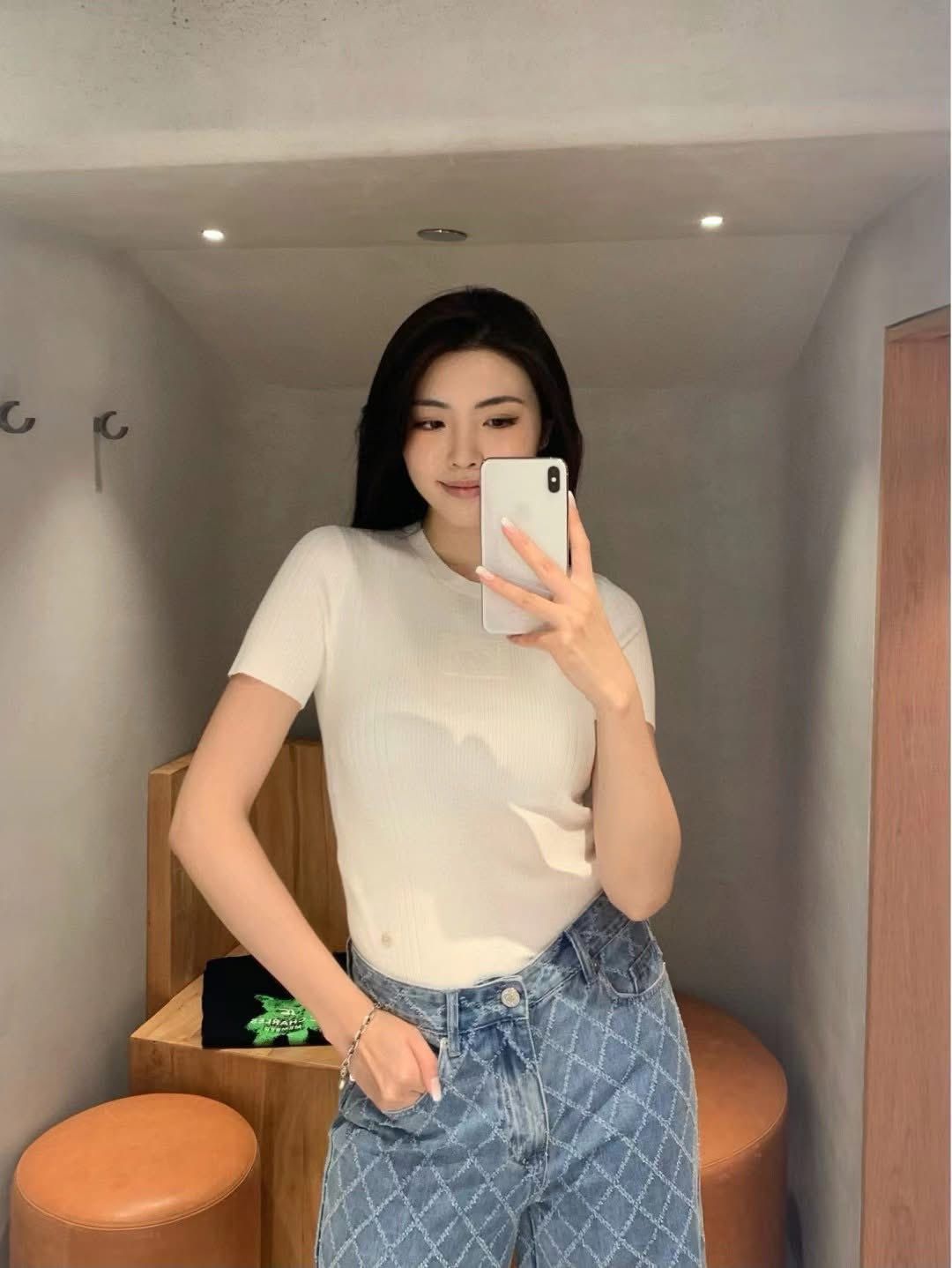  Áo mongtoghi trắng - logo chìm 