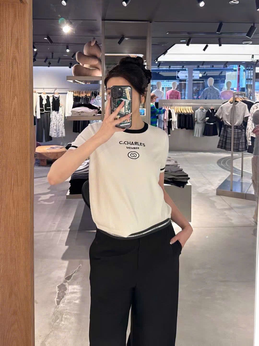  Áo len trắng - chữ logo ngực 