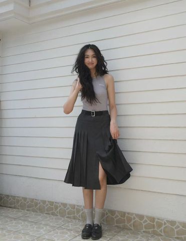  Áo ba lỗ màu xám- chữ C.Charles trắng trái 