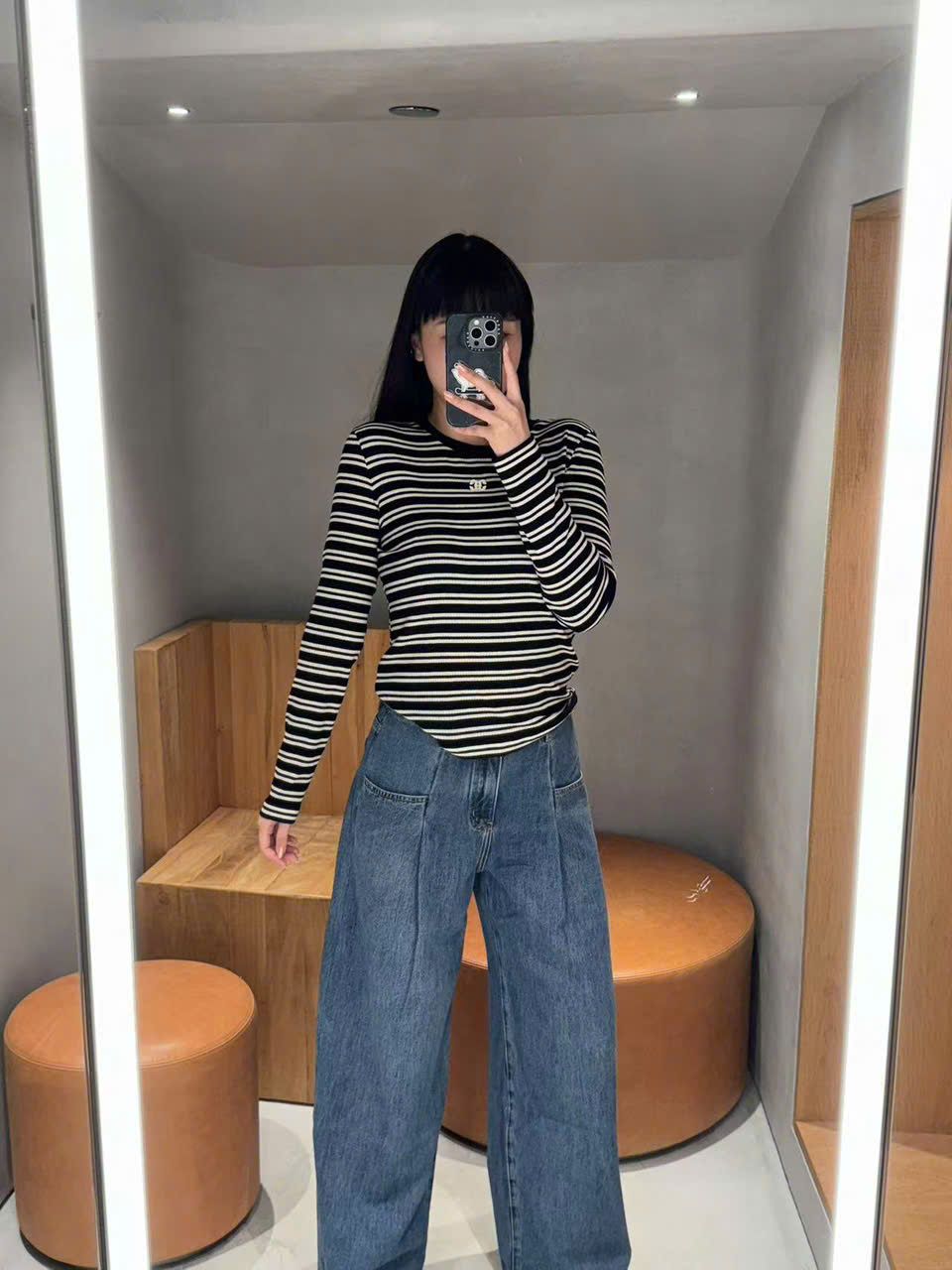  Áo dài tay kẻ đen trắng 