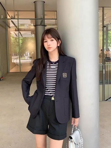  Áo vest đen - logo thêu vàng 