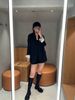  Áo Blazer viền cổ CC, tay lật 