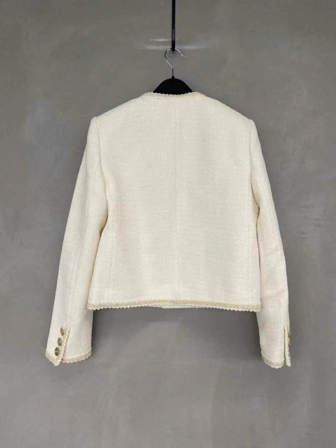  Áo dạ tweed be túi giả 