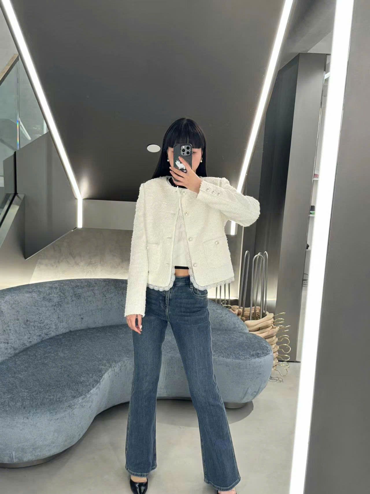  Áo dạ tweed trắng, viền ren 