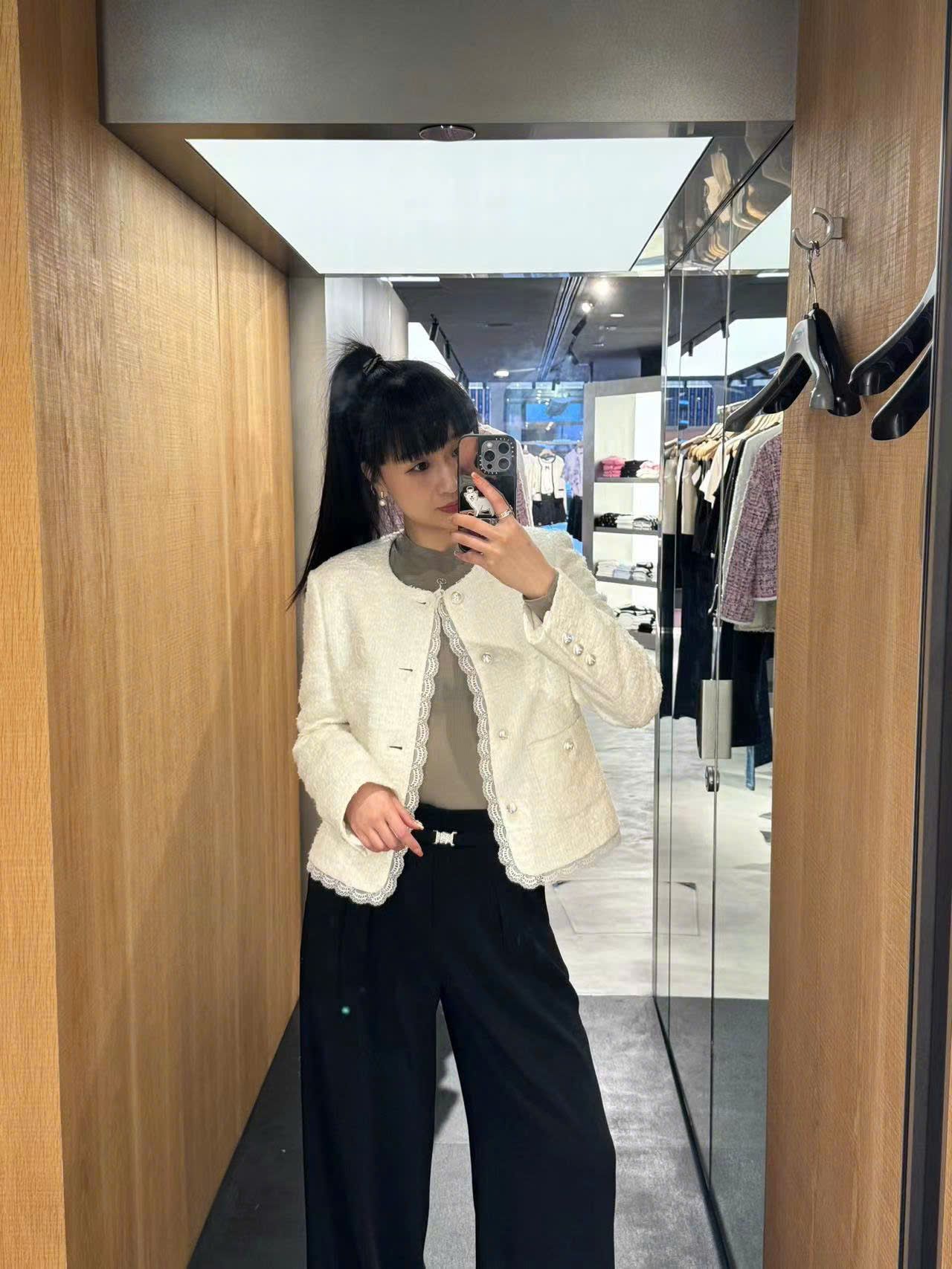  Áo dạ tweed trắng, viền ren 