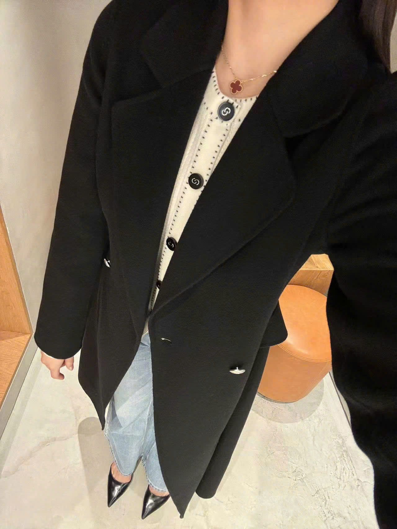  Áo măng to đen, 2 cúc 