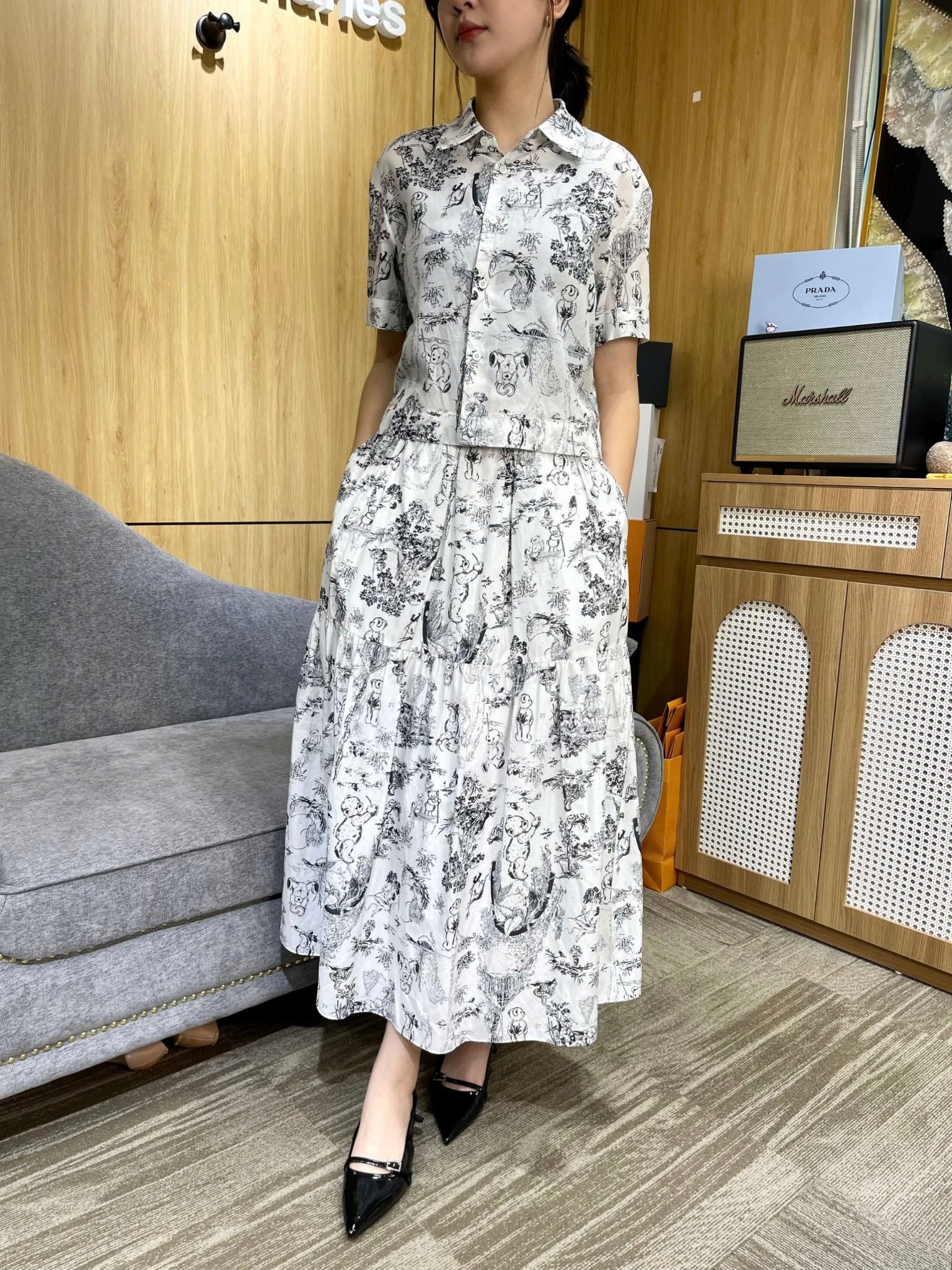  Chân váy trắng - hoạ tiết gấu 