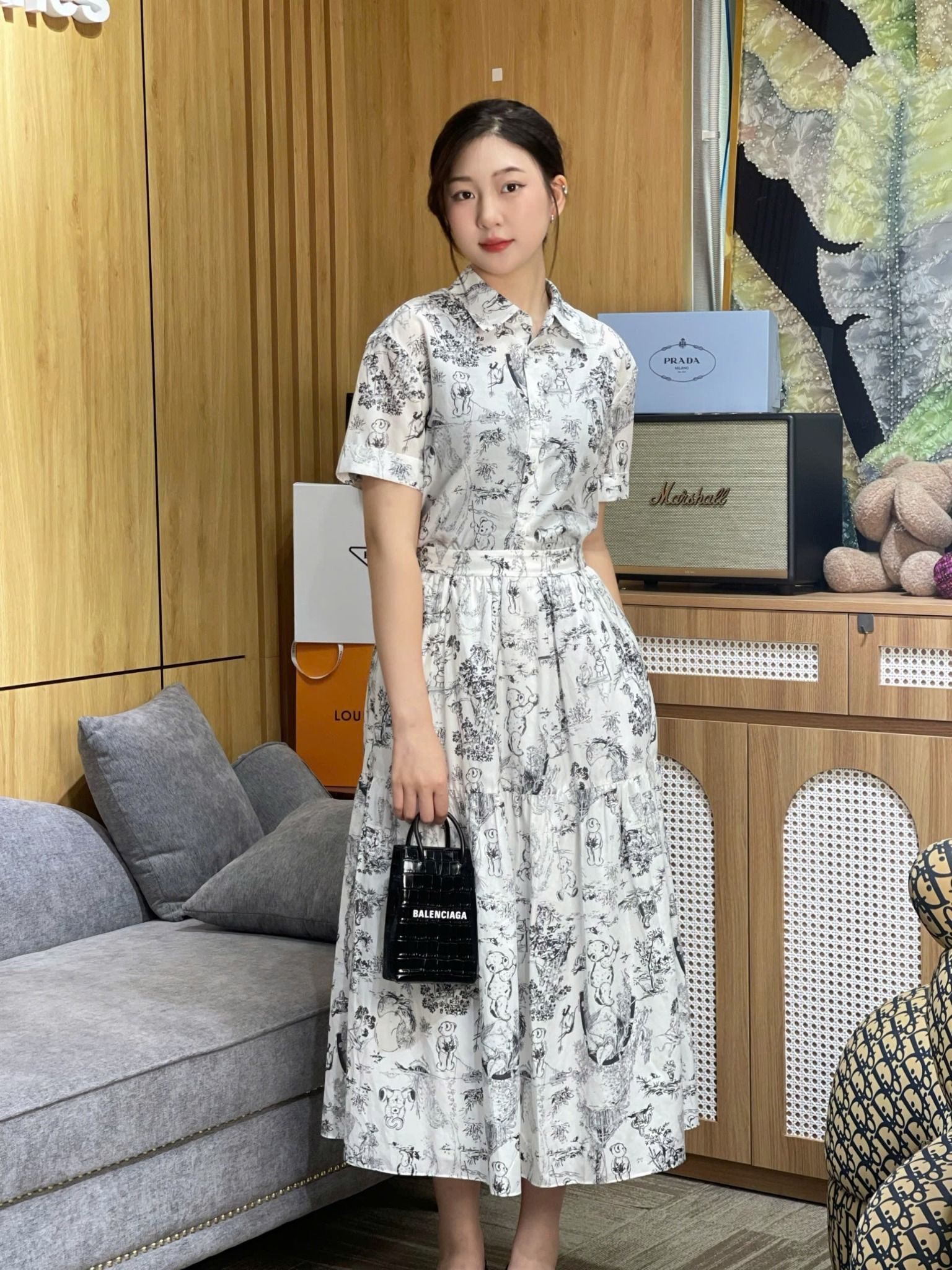  Chân váy trắng - hoạ tiết gấu 