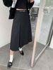  Chân váy midi xếp ly đen kèm belt nhỏ vàng 