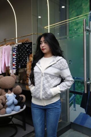  2.Áo khoác len ghi xám full logo CC 