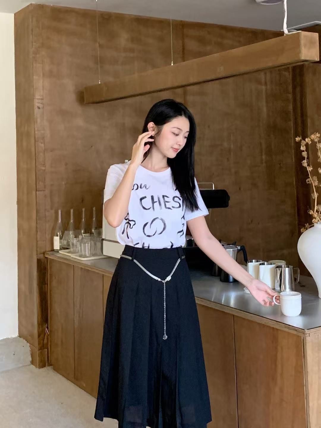  Áo phông trắng - hoạ tiết chữ 