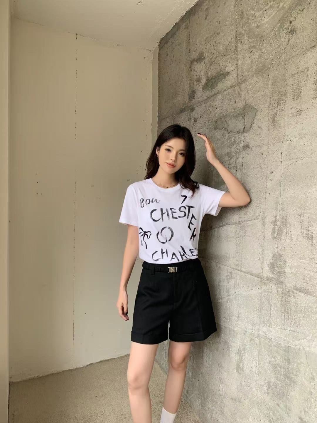  Áo phông trắng - hoạ tiết chữ 