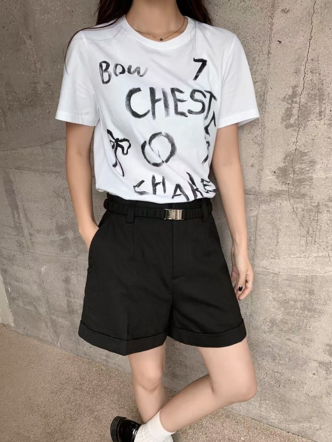  Áo phông trắng - hoạ tiết chữ 