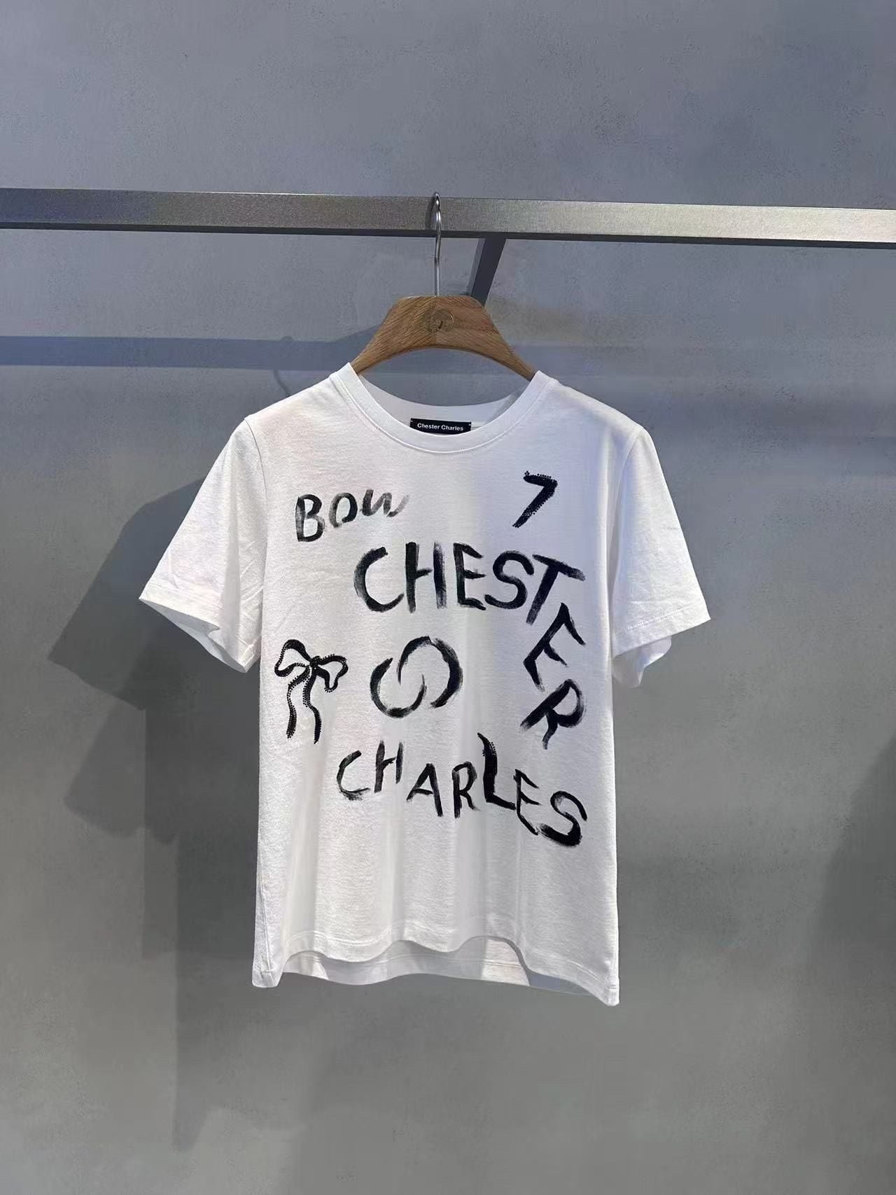  Áo phông trắng - hoạ tiết chữ 