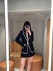 Áo Vest đen viền trắng 