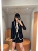  Áo Vest đen viền trắng 