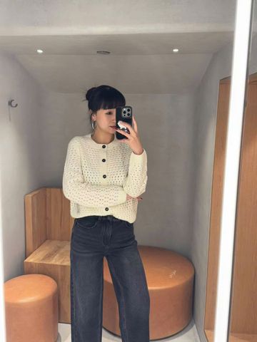  Áo CDG trắng dập lỗ cúc đen 