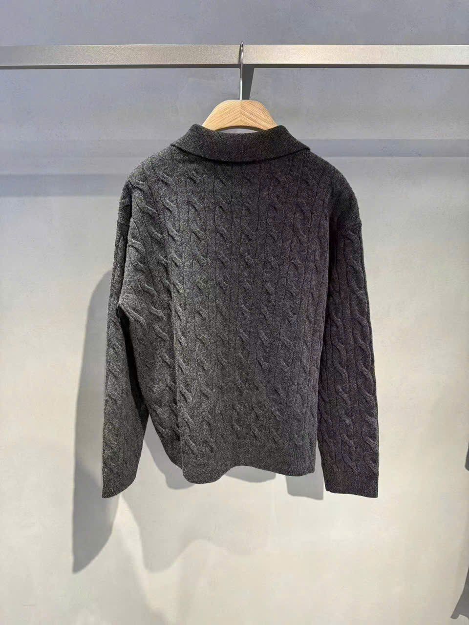  Áo len xám vặn thừng - cổ polo 