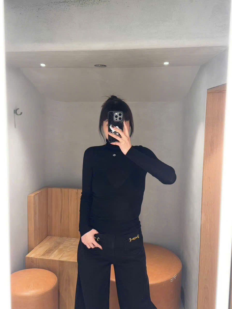  Áo dài tay cổ lọ - đen 