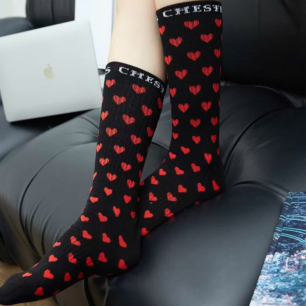  Tất đen tim đỏ 