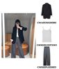  Áo Blazer viền cổ CC, tay lật 